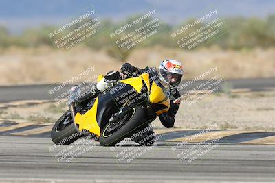 media/Nov-16-2025-Race Pace (Sun) [[8c5fa54630]]/Verified Riders/7-Turn 4 (1155am)/